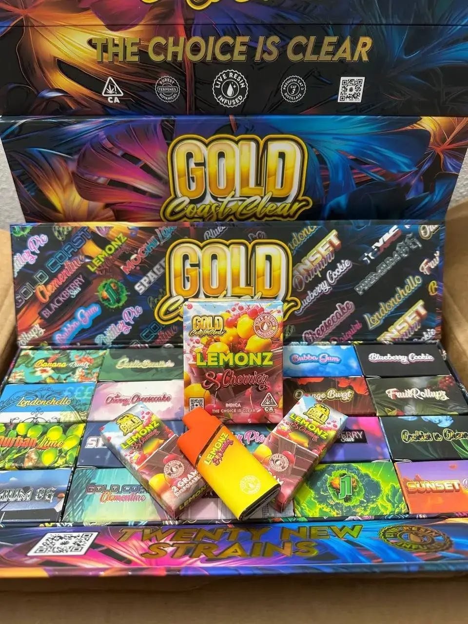 gold coast clear gold coast clear 2g authentic disposable vape pen unboxed with retail packaging display