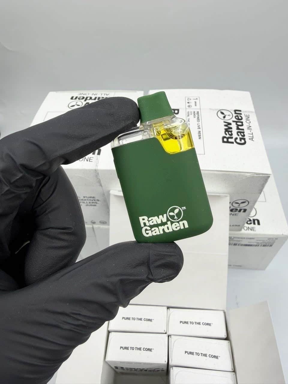 raw garden 1g disposable Raw Garden 1g Disposable authentic live resin all in one vape pen unboxed with retail packaging display