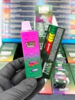 Whole Melt v5 authentic live diamond disposable vape pen unboxed with retail packaging display